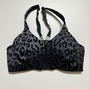 Victoria’s Secret Sport Women’s Sports Bra Size 34C Black Cheetah